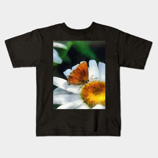 Skipper on a Daisy Kids T-Shirt by SusanSavad